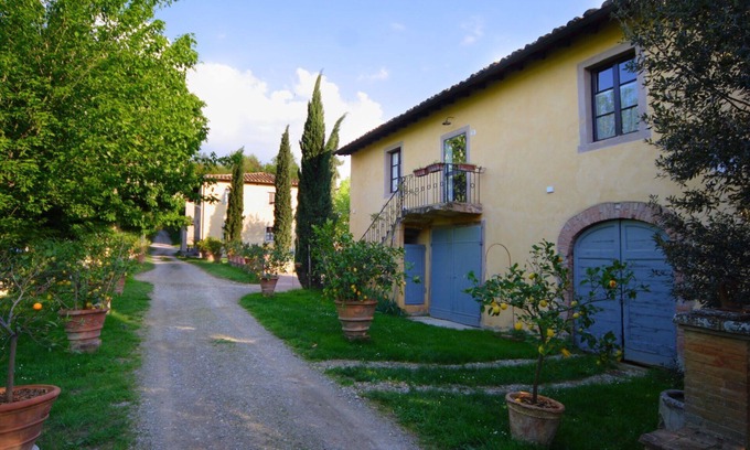 Poggiarello Villa | Appartement dans une maison de vacances avec piscine, WIFI, TV, patio, près de San Gimignano
