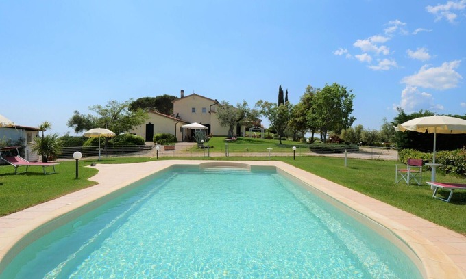 Massa Marittima Villa | Bel appartement dans une maison de vacances pour 6 personnes avec WIFI, piscine, TV et parking