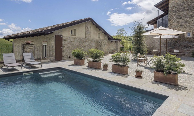 Monforte d'Alba Appartement | Agréable appartement pour 4 personnes avec piscine, WIFI, près de Alba
