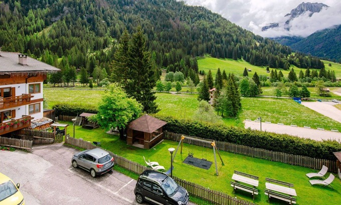 San Giovanni di Fassa Appartement | Bel appartement pour 6 personnes avec WIFI, TV, balcon, animaux admis et parking
