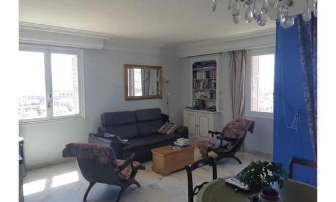 Le Piol Appartement | Nice, bel appartement calme avec un chat