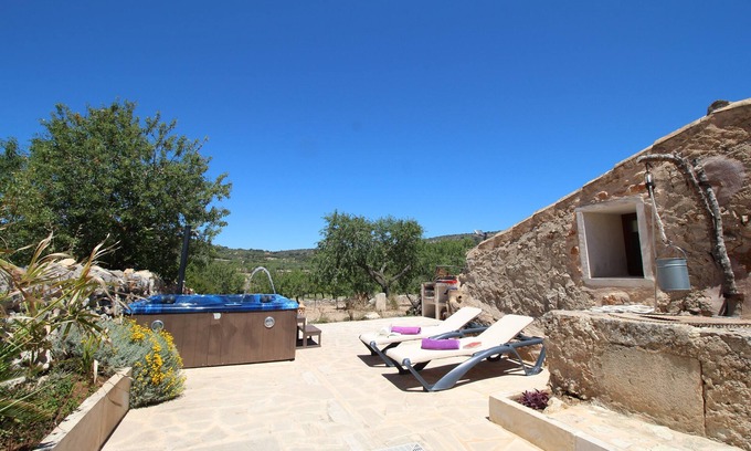 S'alqueria Blanca Maison | Couple découvrir le bain à remous et / ou les criques cachées heures romantiques.