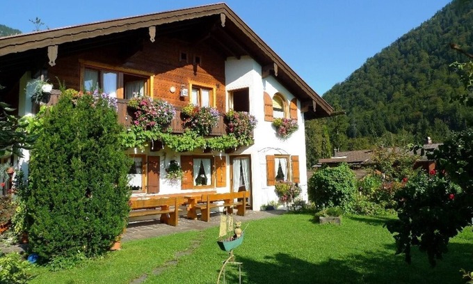 Weissbach an der Alpenstrasse Appartement | Chambre confort 26m² ***, avec petit déjeuner, chemins de randonnées au départ de la maison, endroit calme