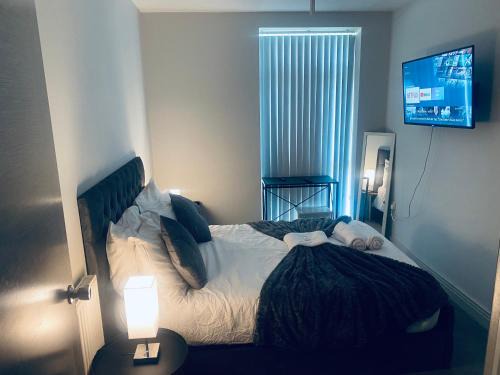 Barking Maison | Nice Double Room with private Bathroom