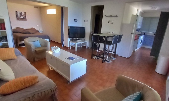 Cavalaire-sur-Mer Appartement | Bel appartement 53m² climatisé jardin WIFI piscine tennis parking privé vue mer