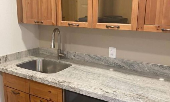 Lowe Estates Appartement | Nice Guest House with Private Entrance