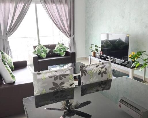 Taman Century Appartement | Nice Holiday Space at KSL D'Esplanade Residence, Johor Bahru with TV Box 1109