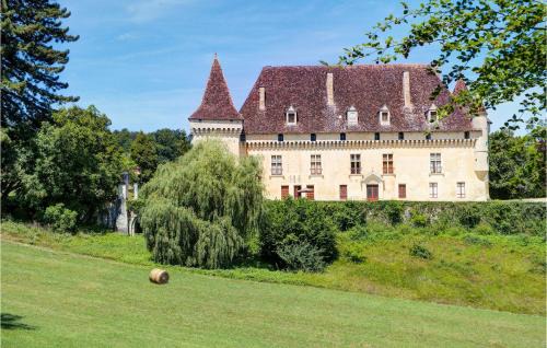 Saint-Martin-des-Combes Maison | Nice Home In St Martin Des Combes