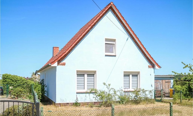Alt Bukow Maison | Nice Home In Alt Bukow With Kitchen