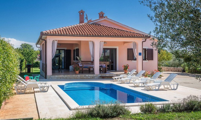 Grandici Maison | Belle maison à Barban avec WiFi