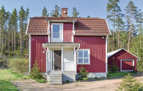 Bruzaholm Maison | Nice Home In Bruzaholm With Kitchen