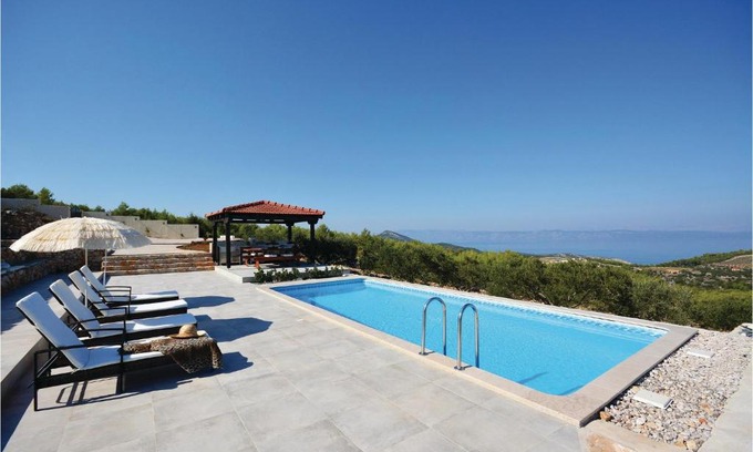 Gdinj Maison | Nice home in Gdinj with 2 Bedrooms, WiFi and Outdoor swimming pool
