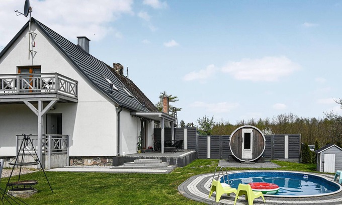 Choczewo Maison | Maison confortable à Gniewino avec WiFi