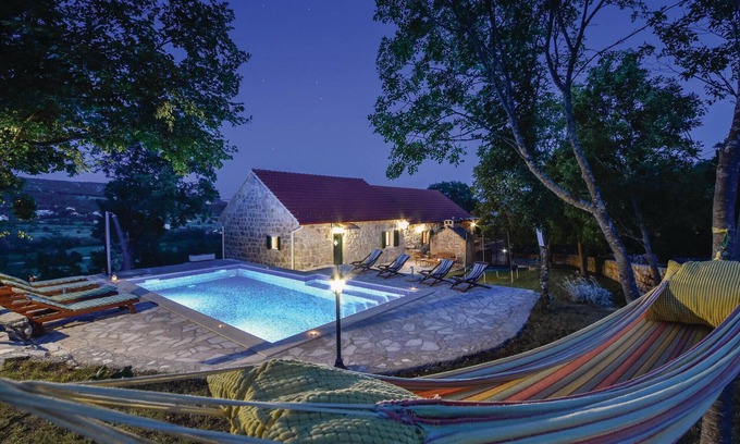 Hrvace Maison | Belle maison à Hrvace avec WiFi
