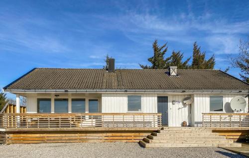 Bogoyvaer Maison | Nice Home In Kverva With Wifi