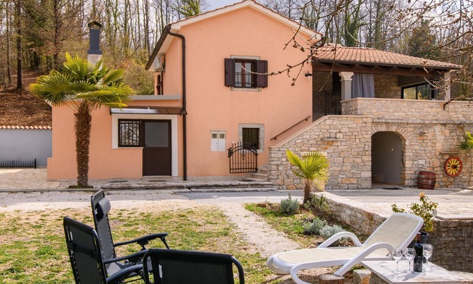 Gracisce Maison | Superbe maison à Mandalencici avec WiFi