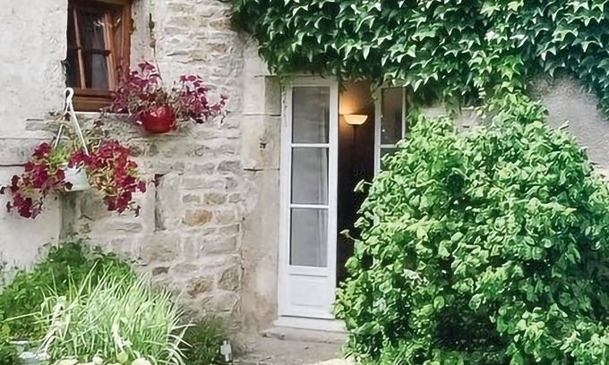 Molinot Maison | Belle maison à Molinot avec WiFi