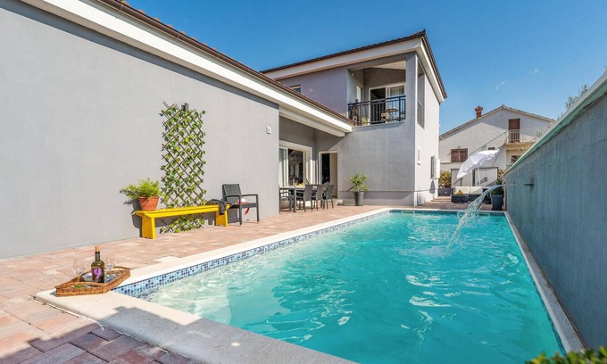 Privlaka Maison | Belle maison à Privlaka avec WiFi