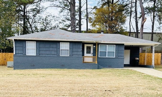 Center Point Maison | Nice Home in Quiet Neighborhood!
