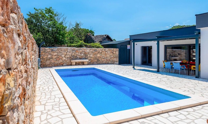 Drnis Maison | Belle maison à Trbounje avec WiFi