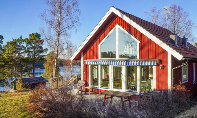 Vato Maison | Belle maison à Väto avec vue sur la mer