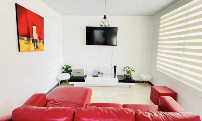 Heredia Maison | Nice house 15 from the airport great rooftop view in heredia , 24/7 security…..