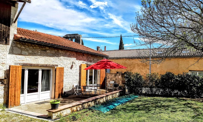 Bourran Maison | Gîte Mara des Bois - Pigeonnier de Saint-Vincent. Jardin, piscine, terrasse