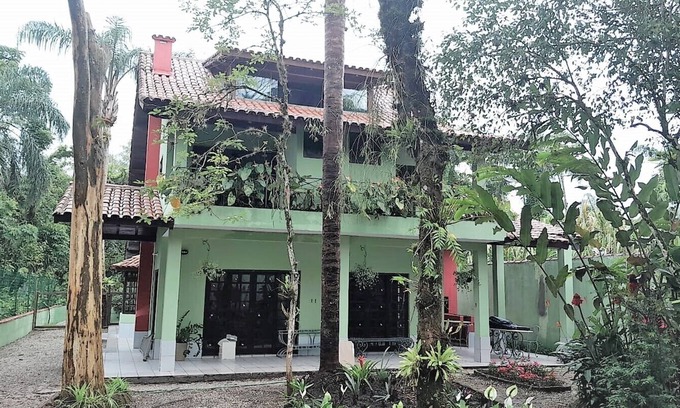 Sao Sebastiao Maison | Camburizinho PROCHE DU PONTE À 100 m de la plage, avec maison, 4 chambres à coucher