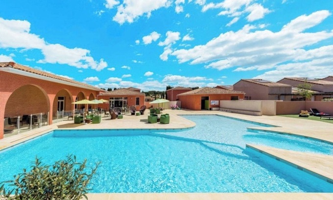 Saint-Christol Maison | Jolie maison avec piscine