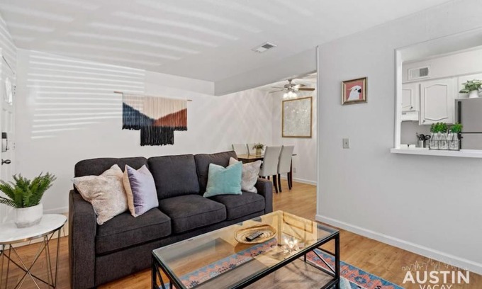 Westfield Appartement | Nice Quiet Downtown Apt Pool Free Parking