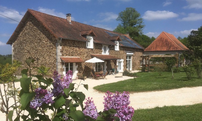 Chalais Lit Et Petit-Déjeuner | Belle chambre (1/4) dans la vieille ferme:
