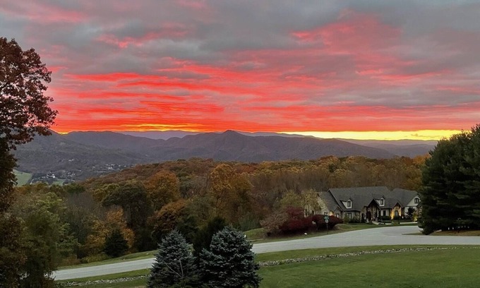 Grissom - Highland Maison | Nice spacious home close to Virginia Tech and downtown Blacksburg.