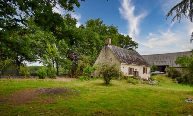 Marcillac-la-Croisille Cottage | Maison en pierres près des Gorges de la Dordogne.