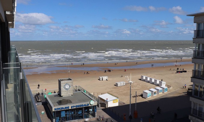 Sint-Idesbald Appartement | Nice studio with lateral sea view right at the beach