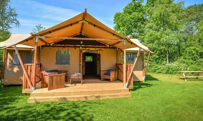 Mol Maison | Nice tent lodge near a lake