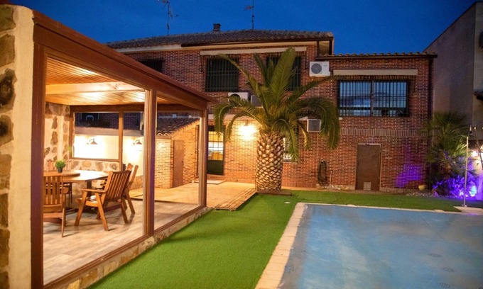 Arges Chalet De Ski | Nice townhouse with private pool, BBC and 2.5 km from Puy Du Fou.