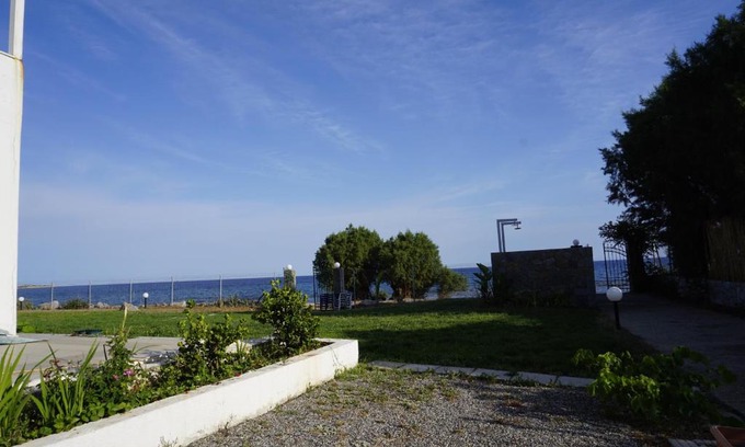 Lardos Appartement | Nicholas Waves Beach Studios