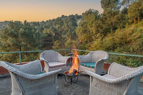 Kuthar Maison | Night Sky Stay kasauli Entire 3BHK 4BHK 6BHK peaceful with massive Garden Walking Path