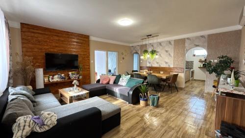 Pusztavacs Maison | Nimród Apartman Balatonfenyves