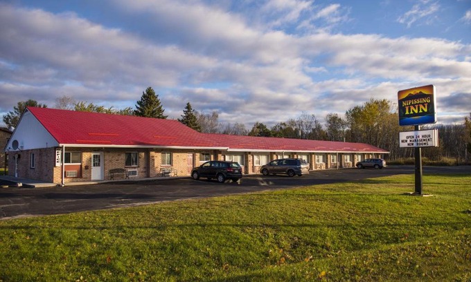 North Bay Hôtel | Nipissing Inn