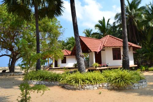 Kudawa Station Balnéaire | Nirukthie Beach Resort & Restaurant