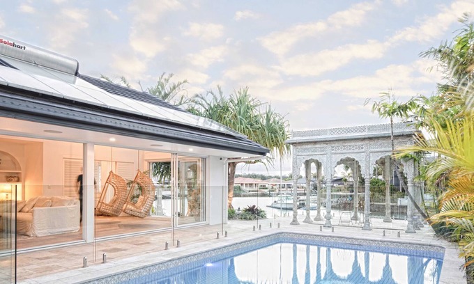 Runaway Bay Maison | NIRVANA@12 - Waterfront Boutique Couples Retreat