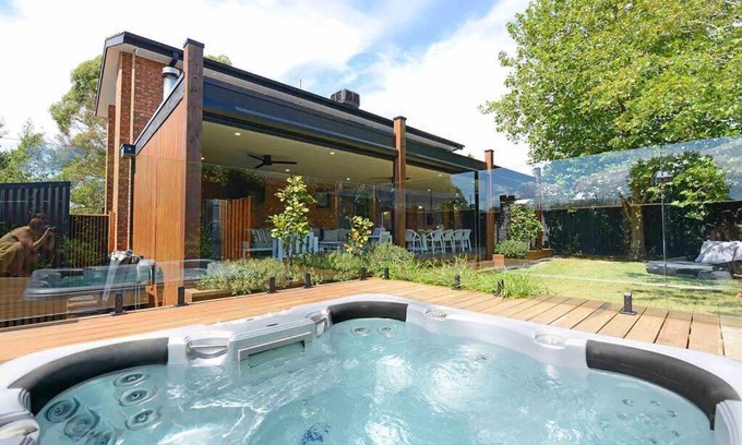 Frankston Maison | Nirvana Retreat