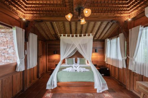 Sukasada Cabine | Nishiyama House Sambangan by The Lavana