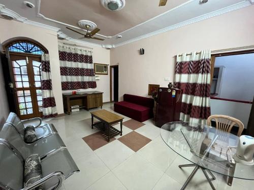 Gomti Nagar Appartement | Nivas in Lucknow