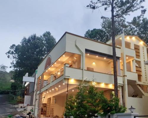 Yercaud Hôtel | NJK Residency