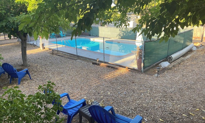 Clearlake Park Cabine | New all-inclusive resort by Clearlake with Tesla Charging Station