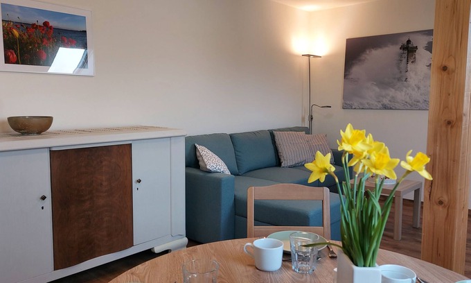 Bastorf Appartement | Nr.1/ 2-room-FeWo (right) 2-4 pers. +1 baby, loggia, upper floor - H3 Living at the farm café with party barn