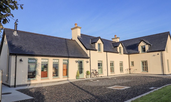 Isle of Lewis Maison | NO. 29, family friendly, luxury holiday cottage in Port Of Ness