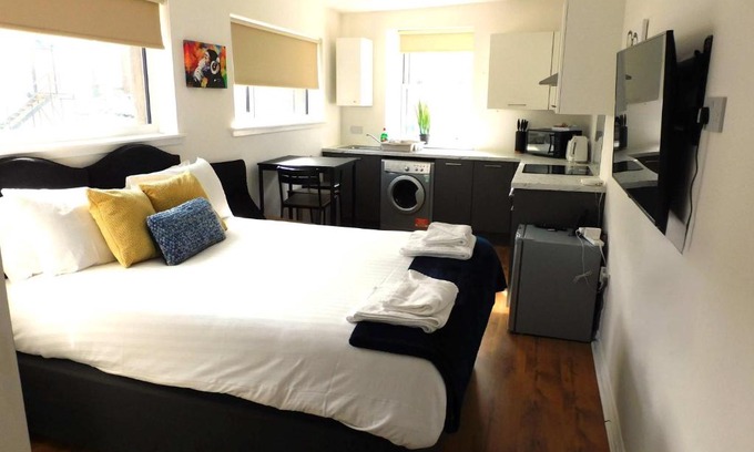 Lanark Appartement | No 3 - Modern Studio Apartment in Lanark Town Centre